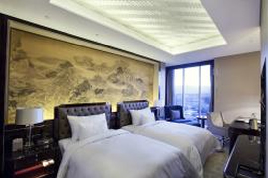 朗丽兹西山花园酒店 主图