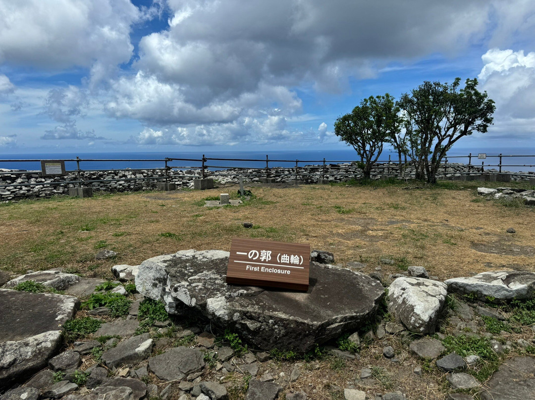 Uegusukujo Castle Ruin景点图片