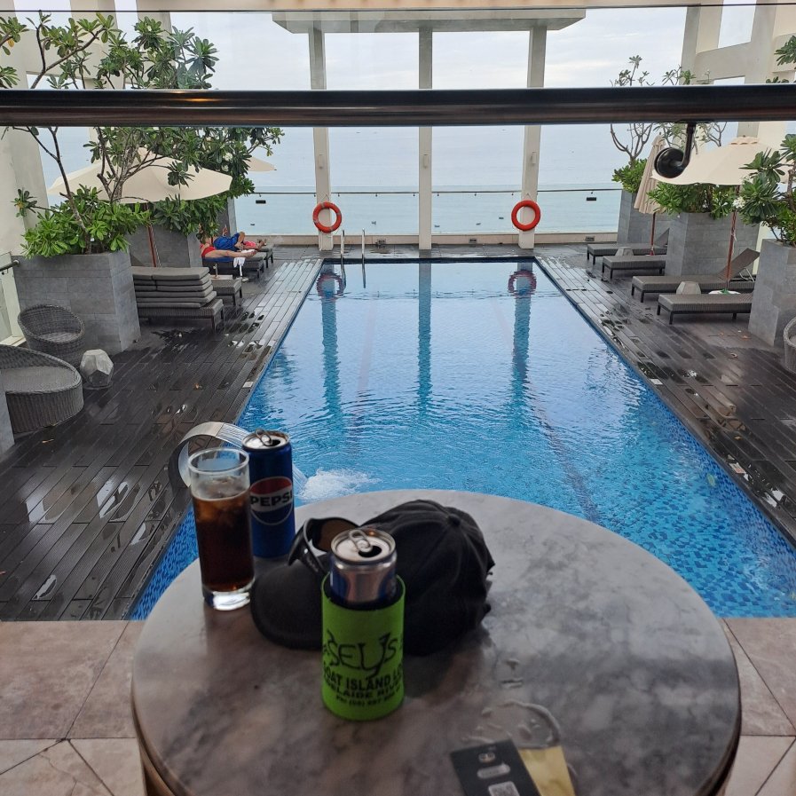 岘港海滩巴利斯德利酒店-泳池