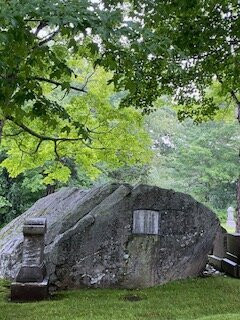 Grove Cemetery景点图片