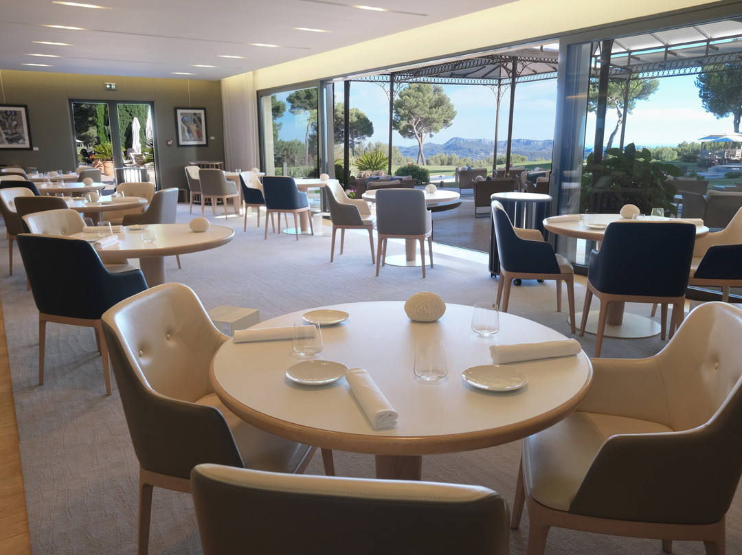 Var餐馆和美食-La Table du Castellet