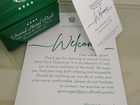 高级公园酒店主图