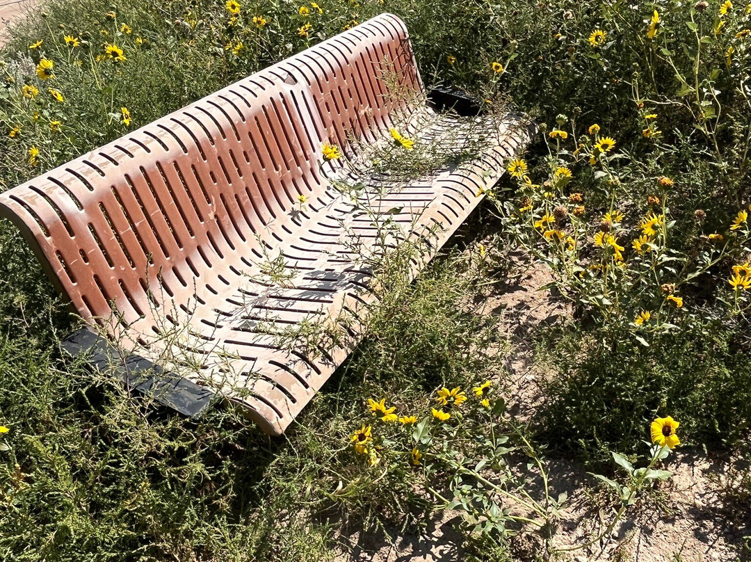Courthouse and Jail Rocks-Bridgeport必去景点