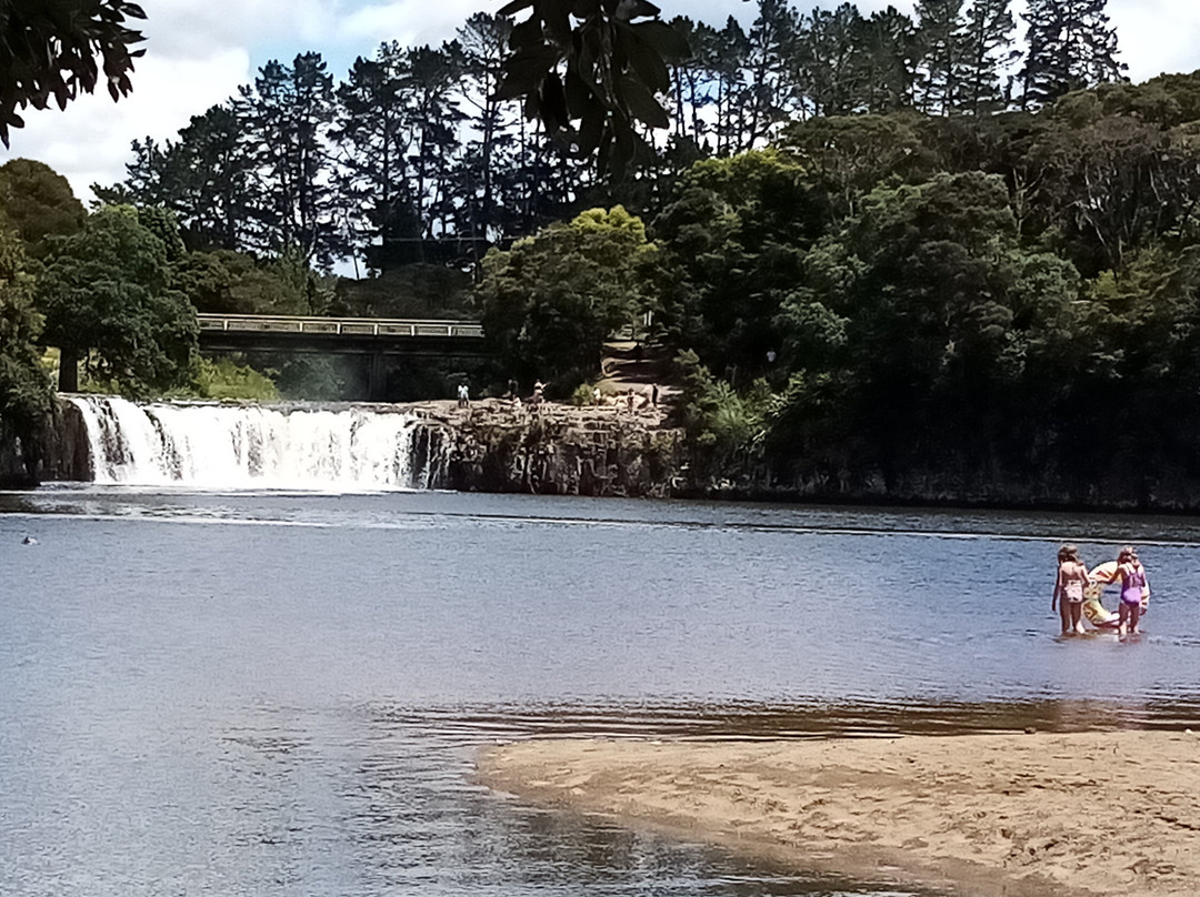 瀑布汽车旅馆及海滨营地主图