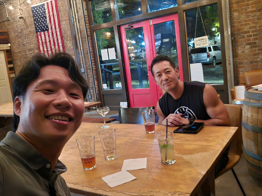 John Emerald Distilling Company-欧佩莱卡必去景点