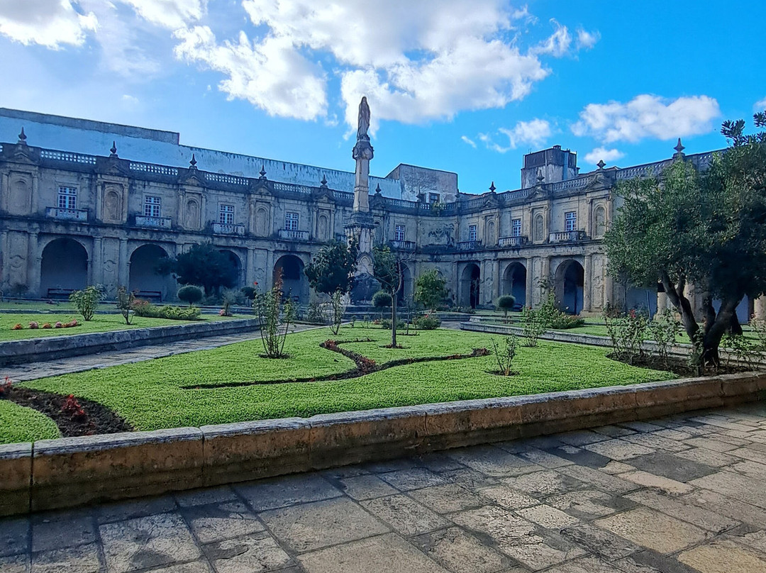 Monastery of Santa Clara-a-Nova景点图片