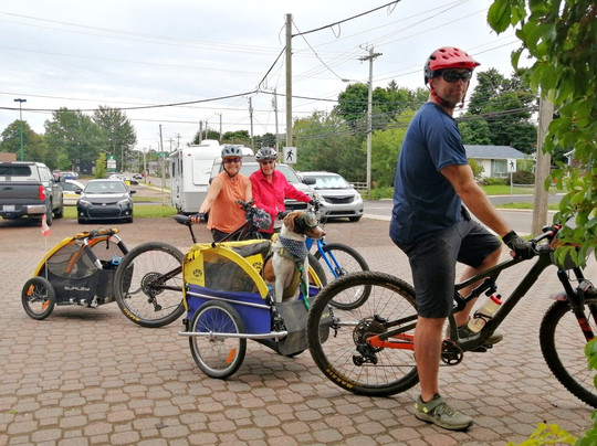 Macqueen's Bike Shop & Island Tours-夏洛特镇必去景点