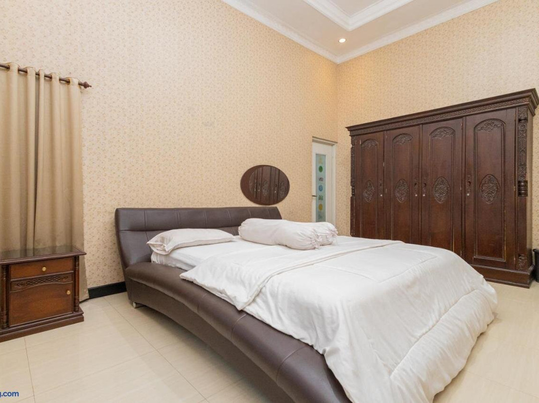 Boss Residence Serang RedPartner