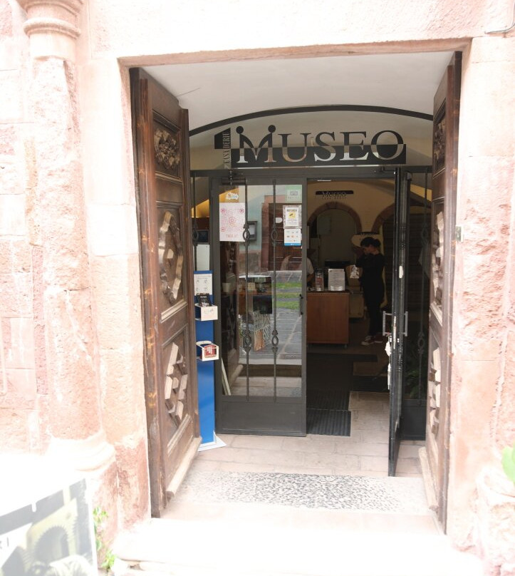 Museo Casa Deriu-博萨必去景点