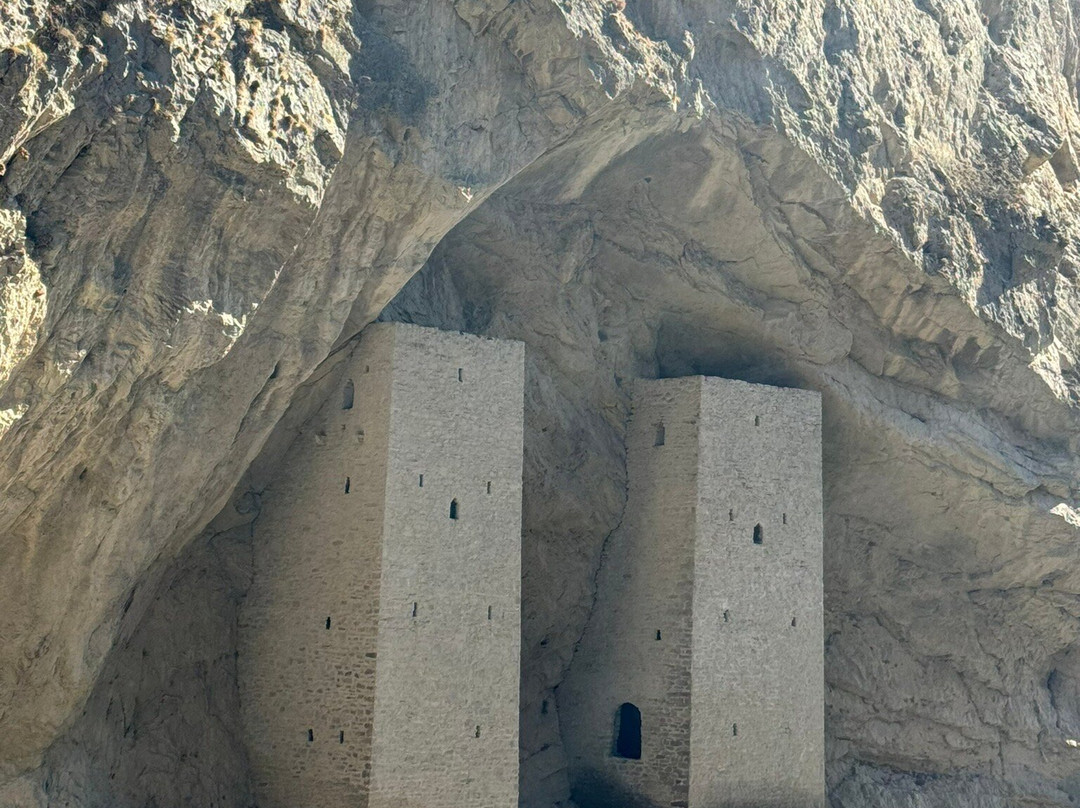 Uskaloi Twin Towers景点图片
