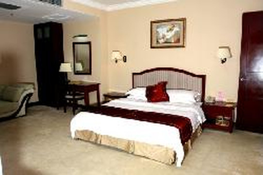 颐家露天温泉度假村