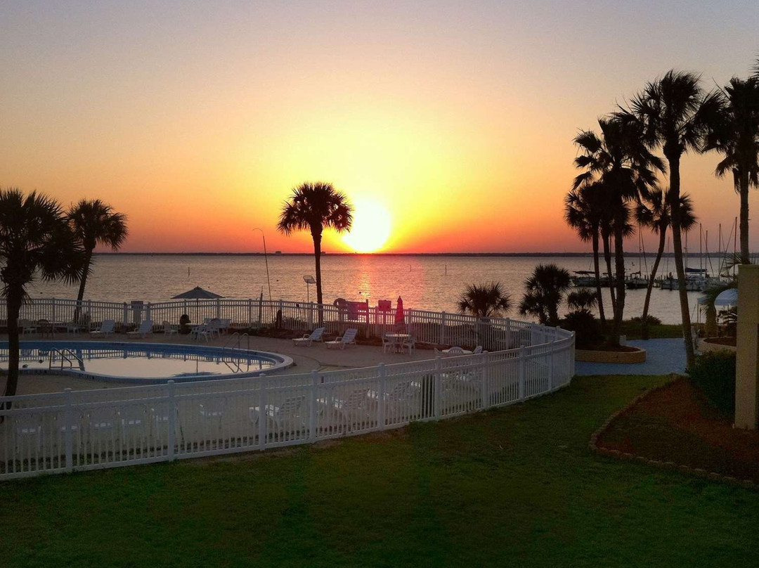 Quality Inn & Suites On The Bay Near Pensacola Beach