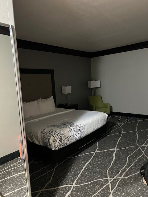 布莱恩特拉金塔旅馆&套房酒店主图