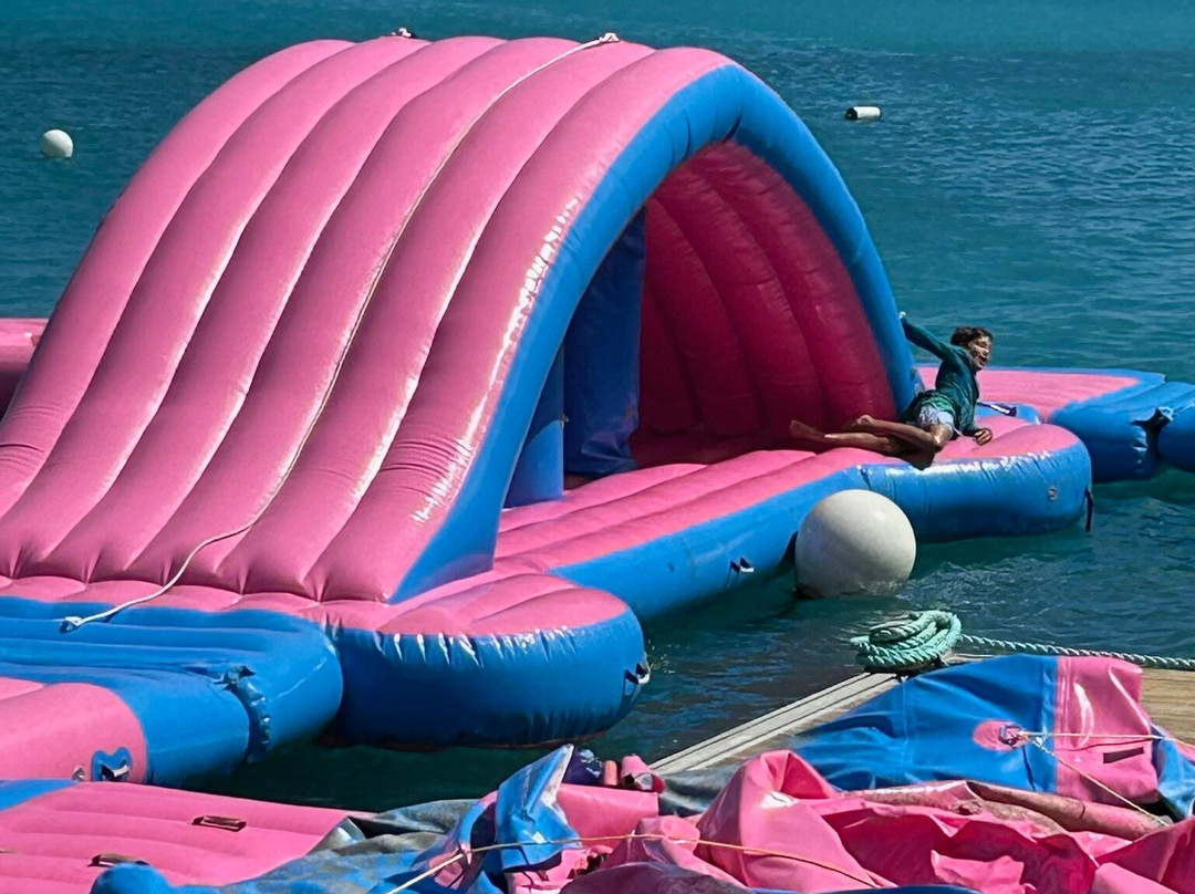 Longtail Floating Fun Park-Ireland Island必去景点