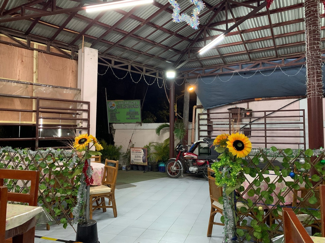 Tartaruga's Hotel and Pagudpud Yacht Club Restaurant主图