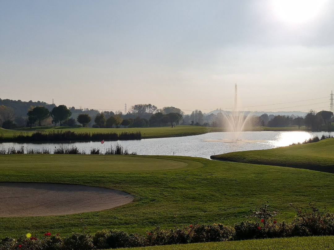 Creative Design House Golf & Spa