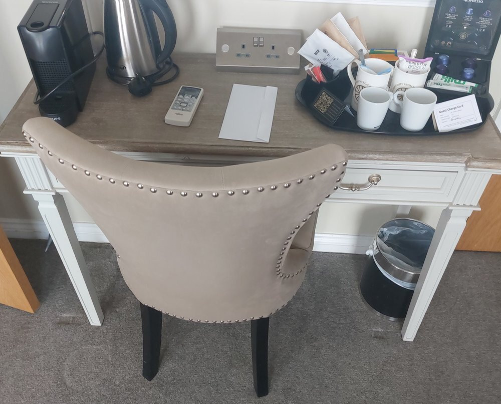 The White Horse Hotel主图