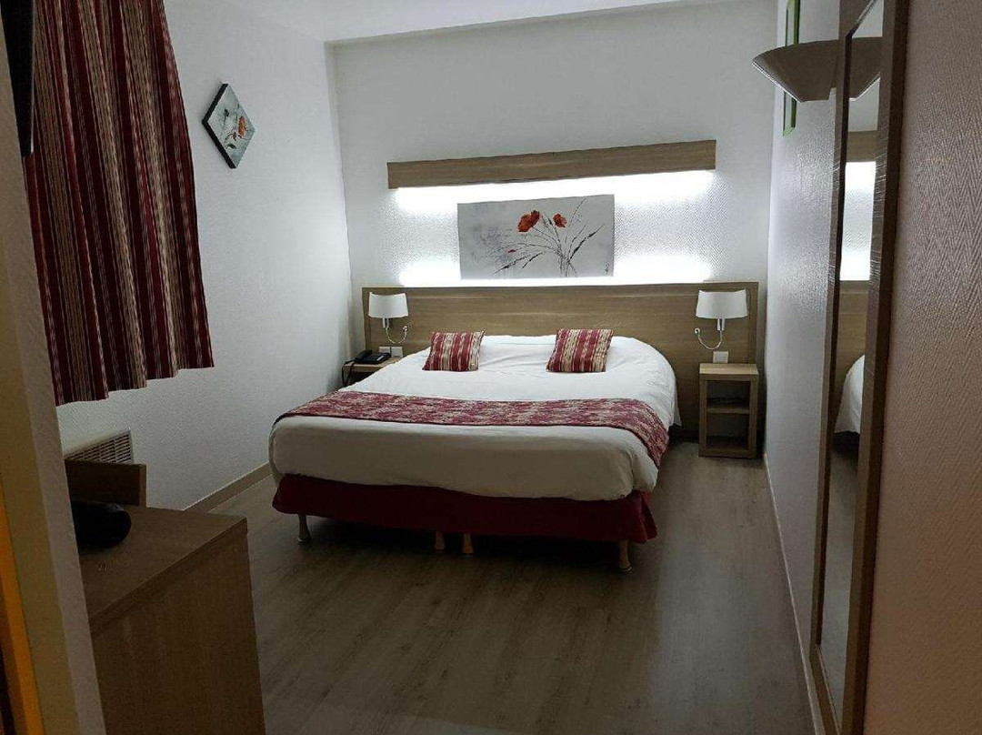 Hotel Kyriad Carentan主图