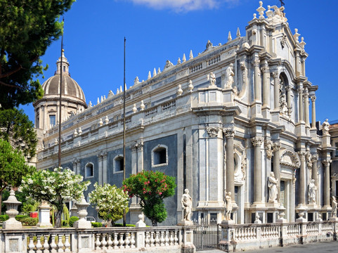 Catania Scavenger Hunt and Highlights Self Guided Tour