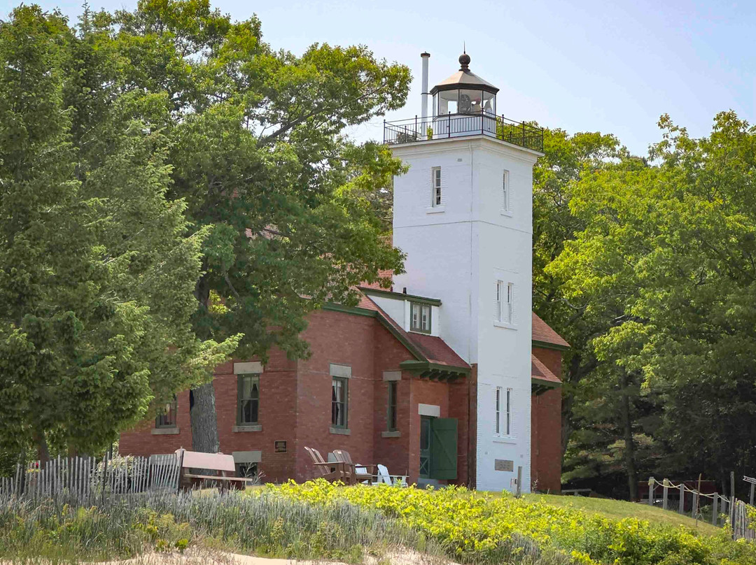 40 Mile Point Lighthouse景点图片
