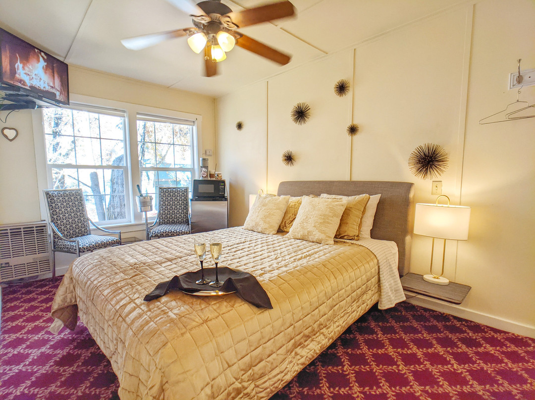 Carriage House Inn主图