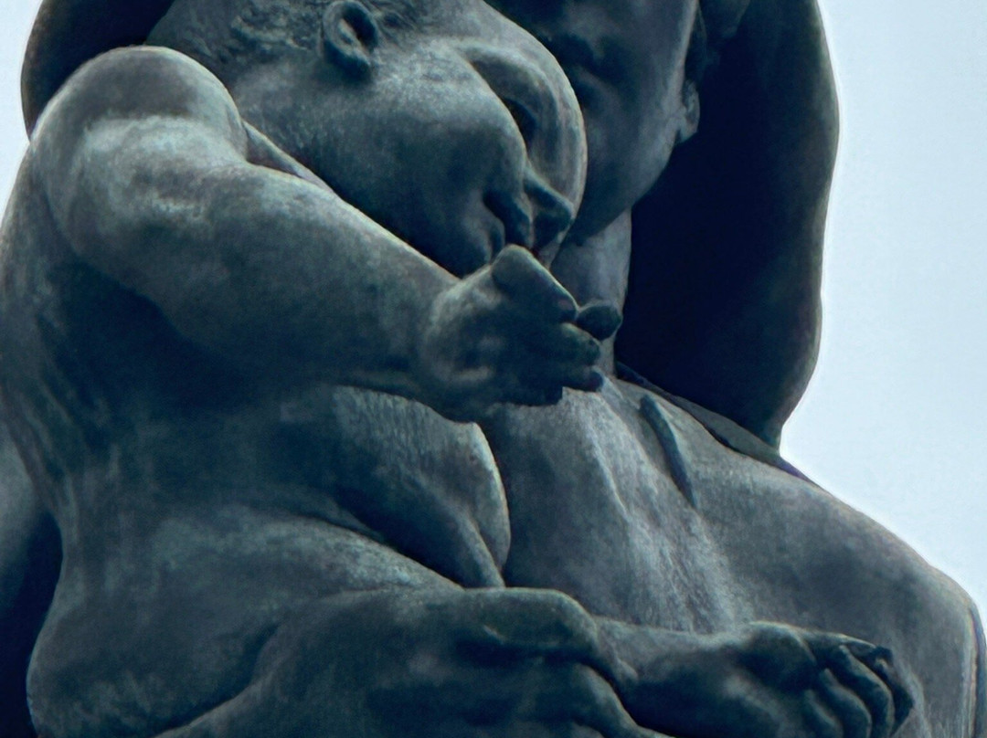 Colonna Madonna Con Bambino景点图片