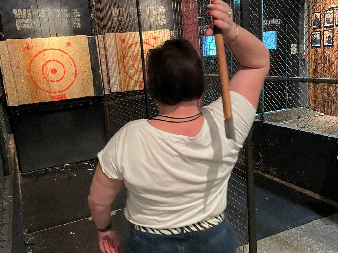Whistle Punks Urban Axe Throwing-曼彻斯特必去景点