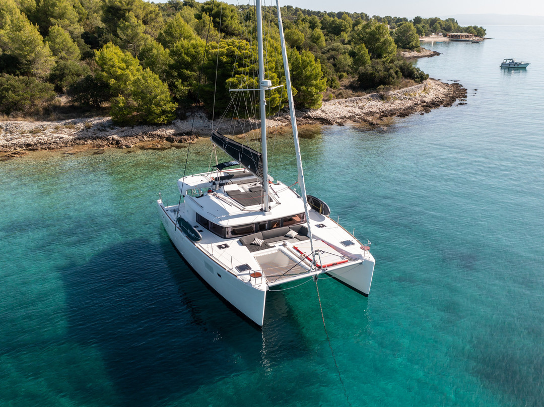 Crew Catamaran Falco Croatia-杜基拉必去景点