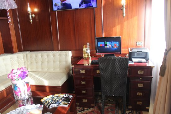 布奇托罗酒店主图