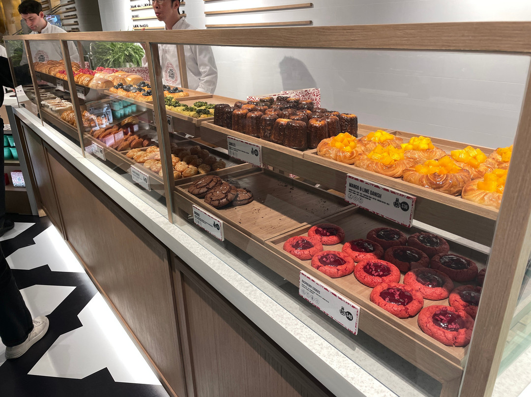 Lmo Bakery (landmark Atrium)