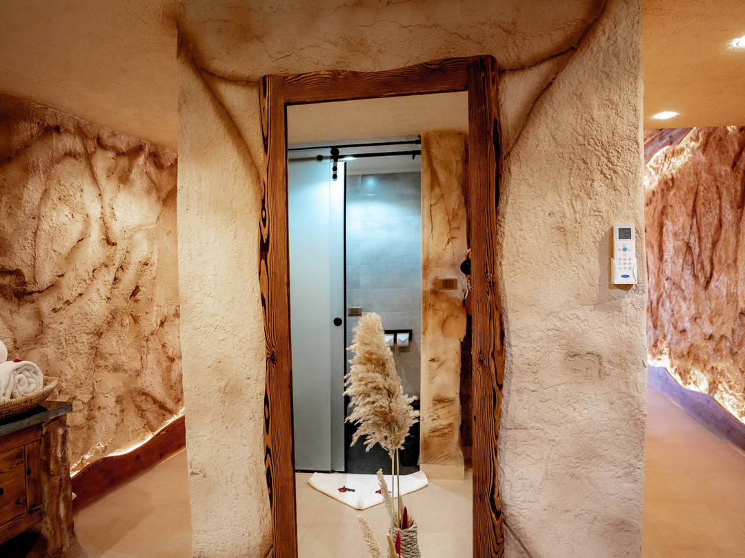 Caves Beach Resort Hurghada主图