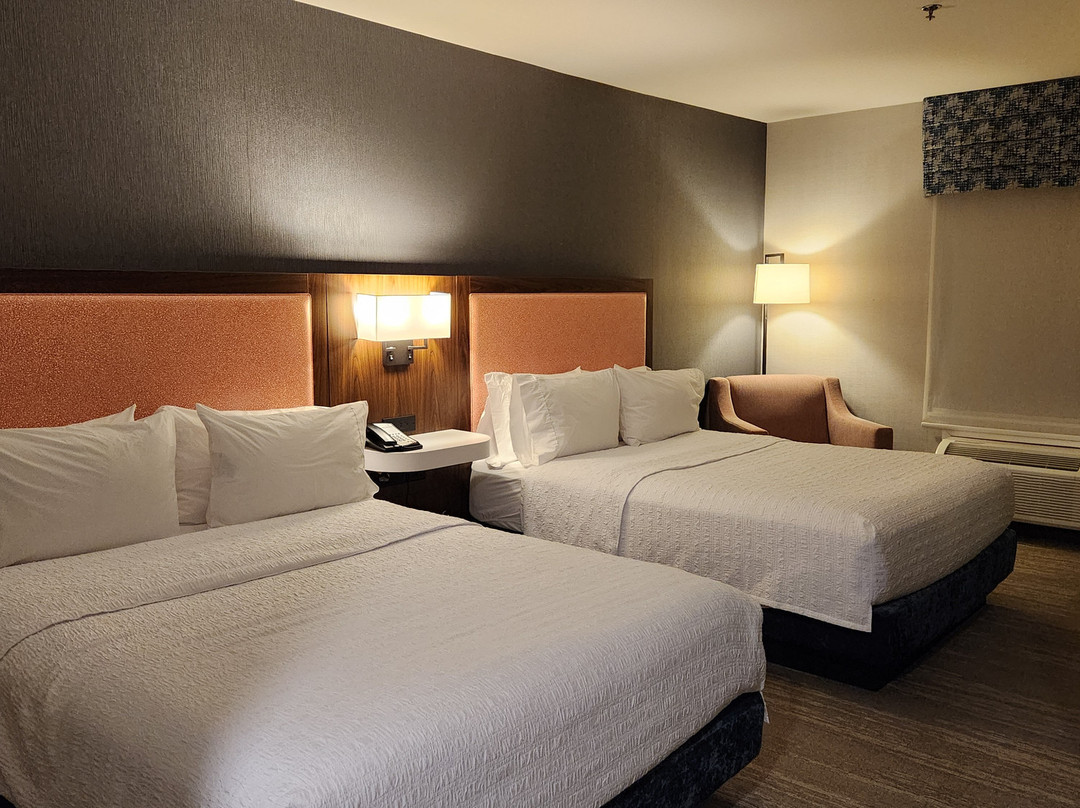 Hampton Inn Suites by Hilton Montreal-Dorval主图