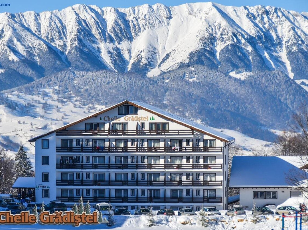 Moieciu de Jos酒店住宿-Cheile Gradistei Fundata Hotel Sport