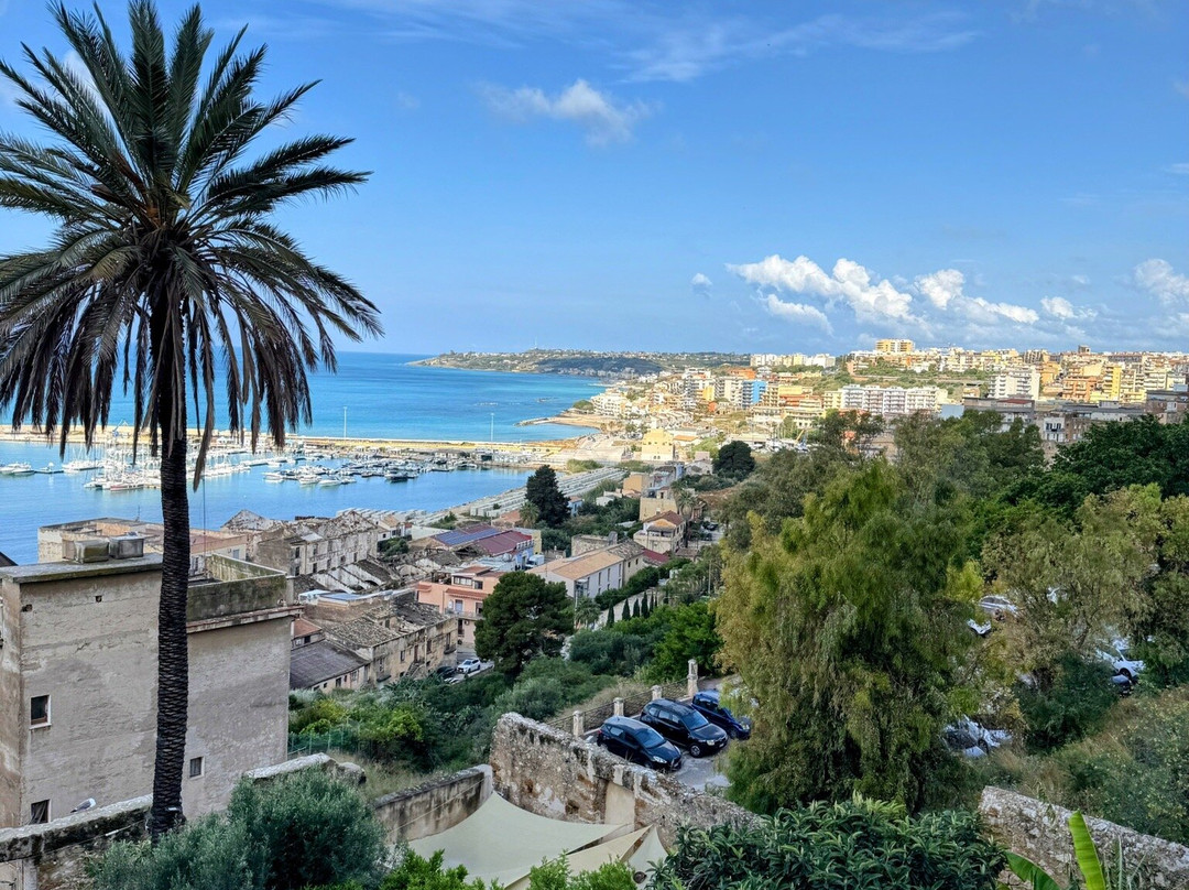 Piazza Angelo Scandaliato景点图片