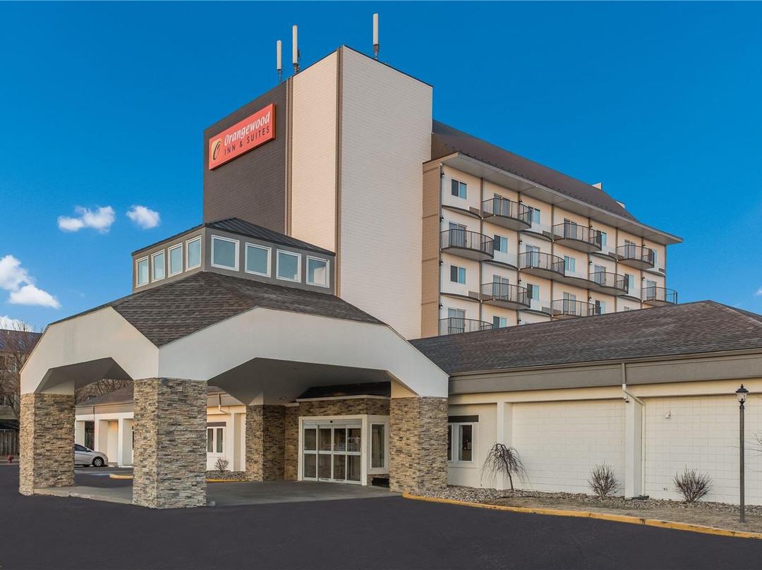 Orangewood Inn & Suites Kansas City Airport