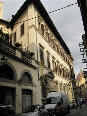 贝尔科尼酒店主图