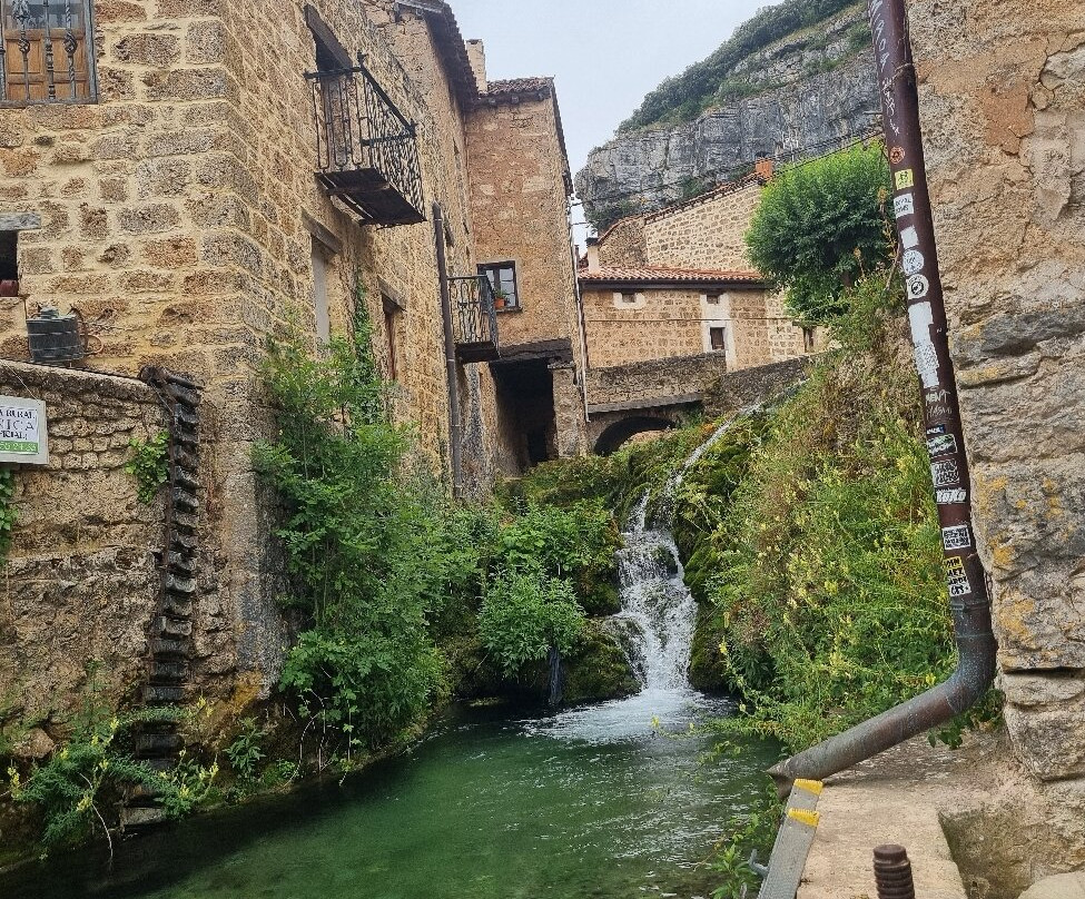 Cascada de Orbaneja-Orbaneja del Castillo必去景点