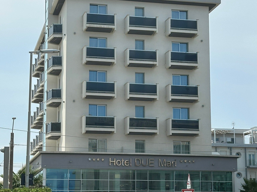 都马里酒店主图