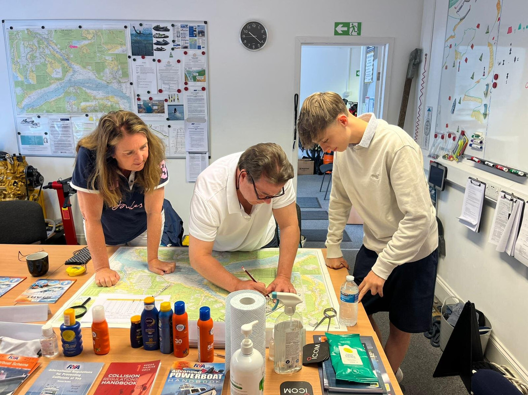 Aboard Boat Coaching-南安普敦必去景点