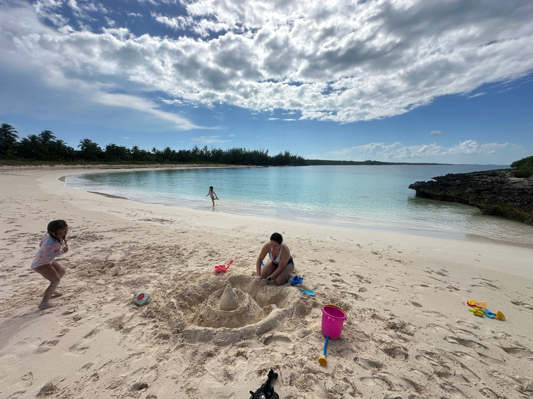 Twin Cove Beach-Governor's Harbour必去景点