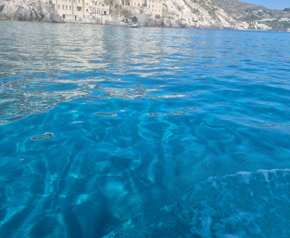 EX Cave Pomice-利帕里必去景点