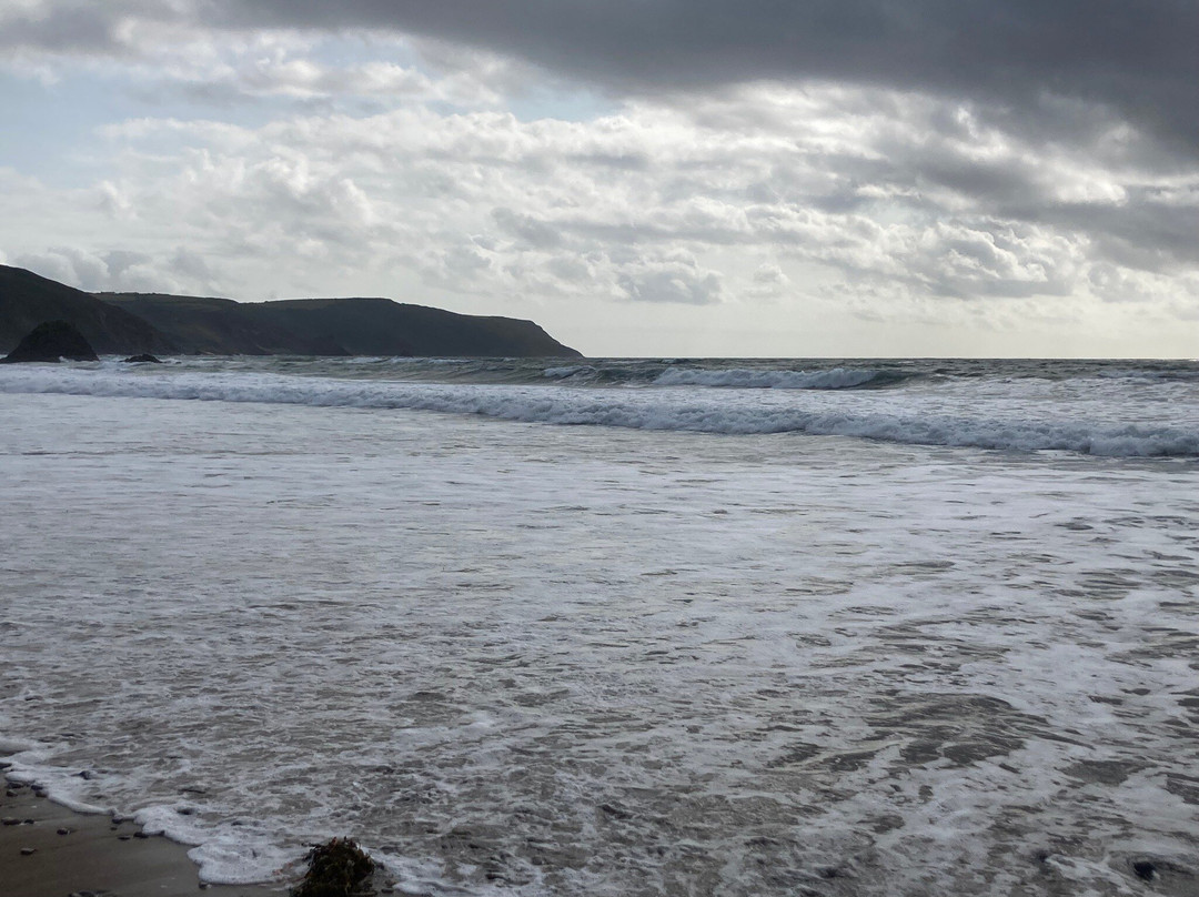 Black Rock Beach-Widemouth Bay必去景点