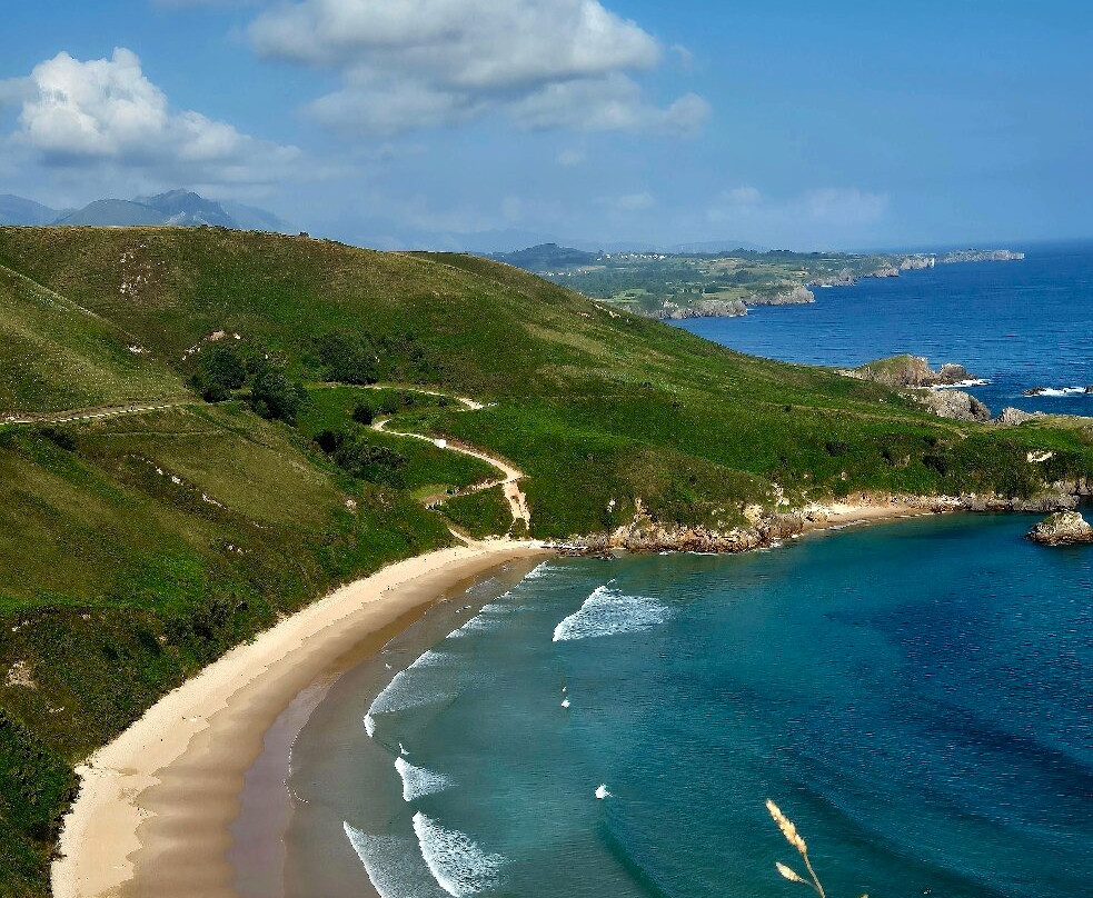 Playa de Torimbia-Nueva de Llanes必去景点