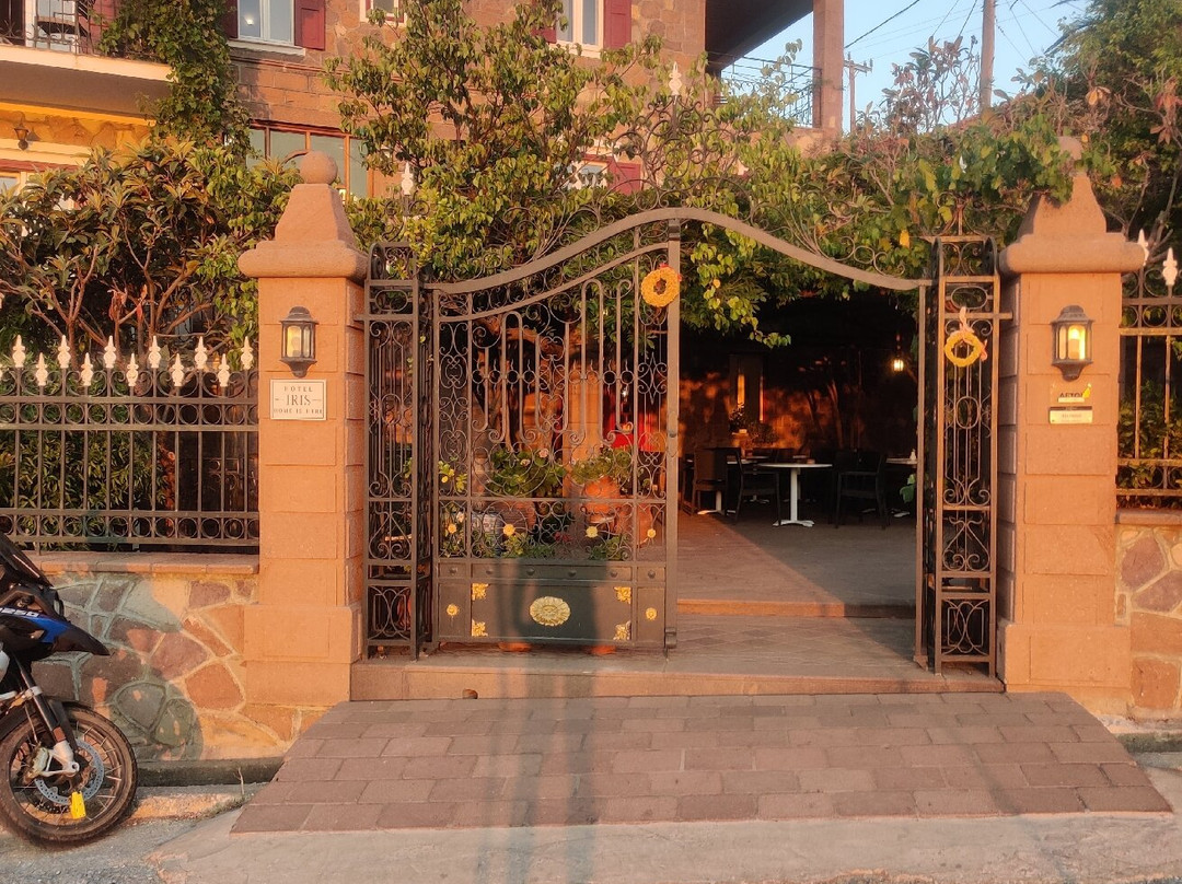 Iris Villa Hotel主图