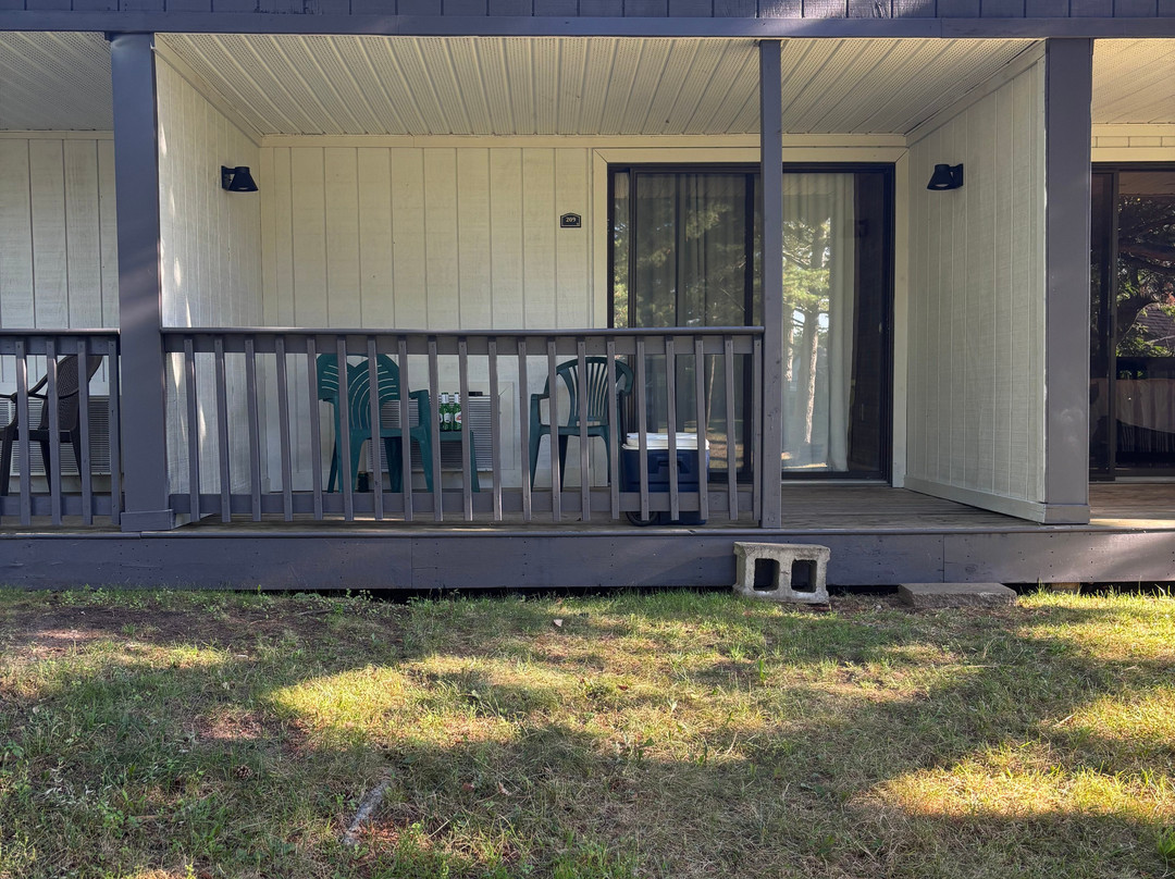 Super 8 by Wyndham Gananoque / Country Squire Resort主图