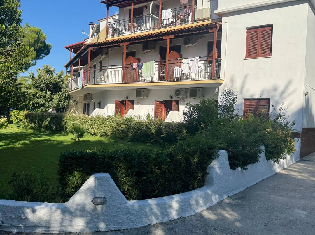 Sergios Apartments主图