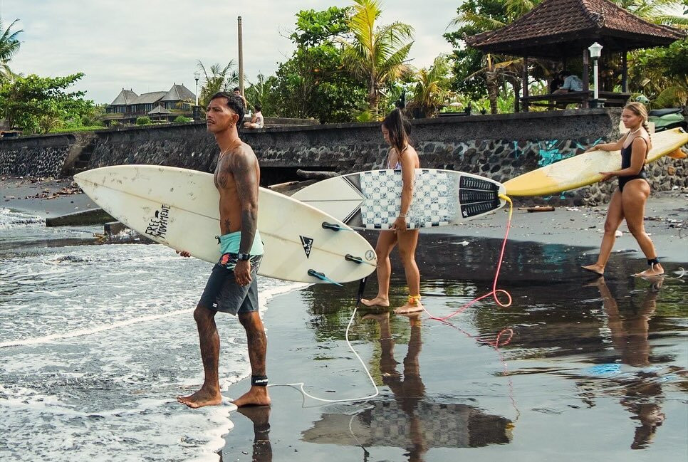 Surfholics Bali Kedungu