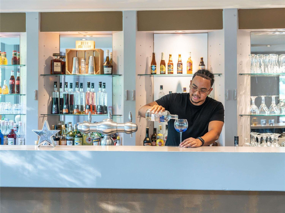 水星贝森孔花园米考酒店主图