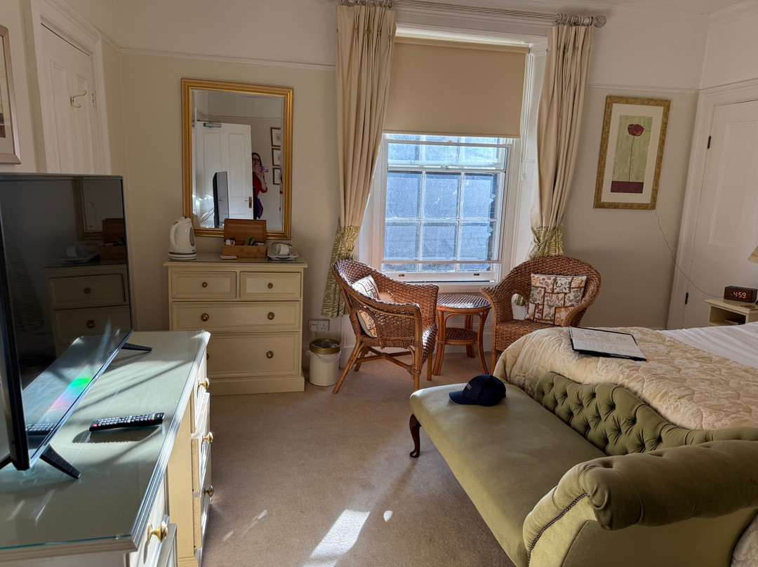 Cawthorne House主图