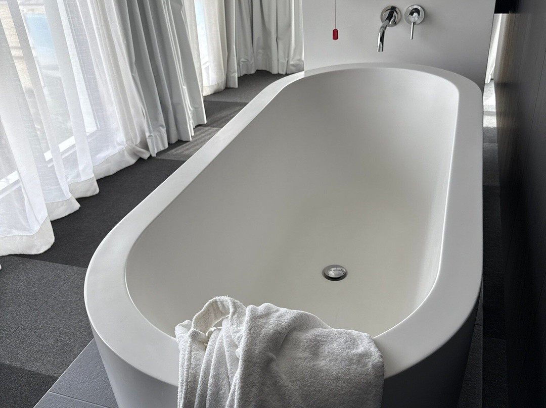 涂鸦画廊设计酒店主图